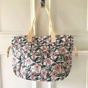 Floral Insulated Lunch Tote Bag Pockets Inside and Out Snap Drawstring New